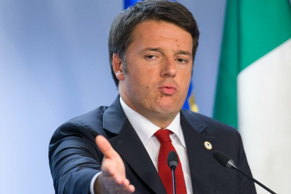 matteo_renzi_standing